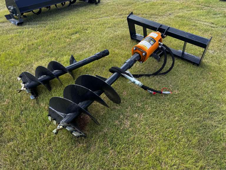 2025 Wolverine Hydraulic Post Hole Digger w/12" & 18" Augers