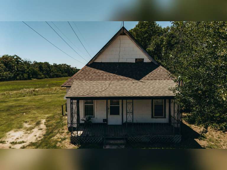 Home & 7.58± Acres
