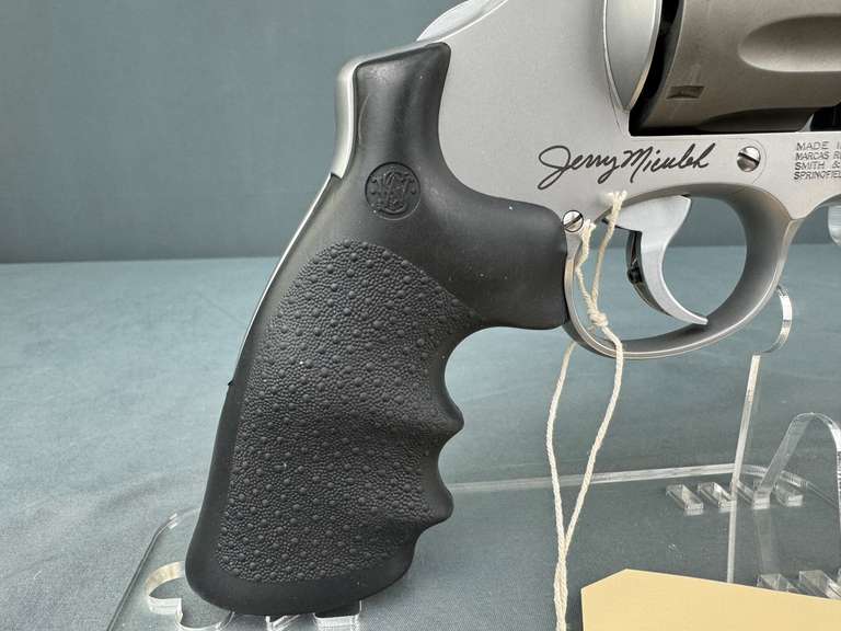 Smith & Wesson 929 Performance Center 9mm Revolver w/hard case #CZR7757