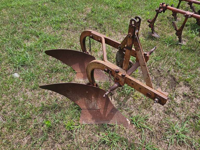 3-Point 2-Bottom Plow