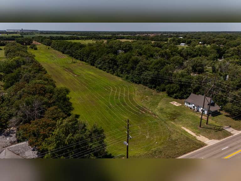 Home & 7.58± Acres