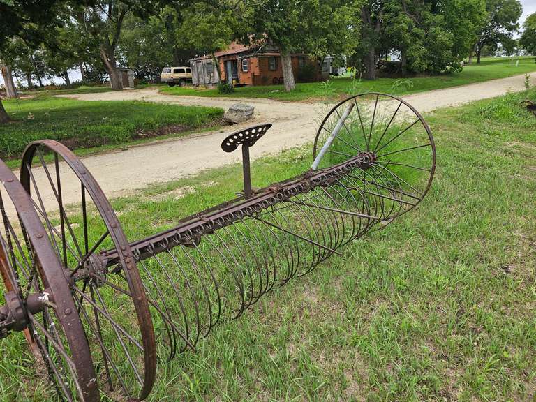 Metal Wheel Rake