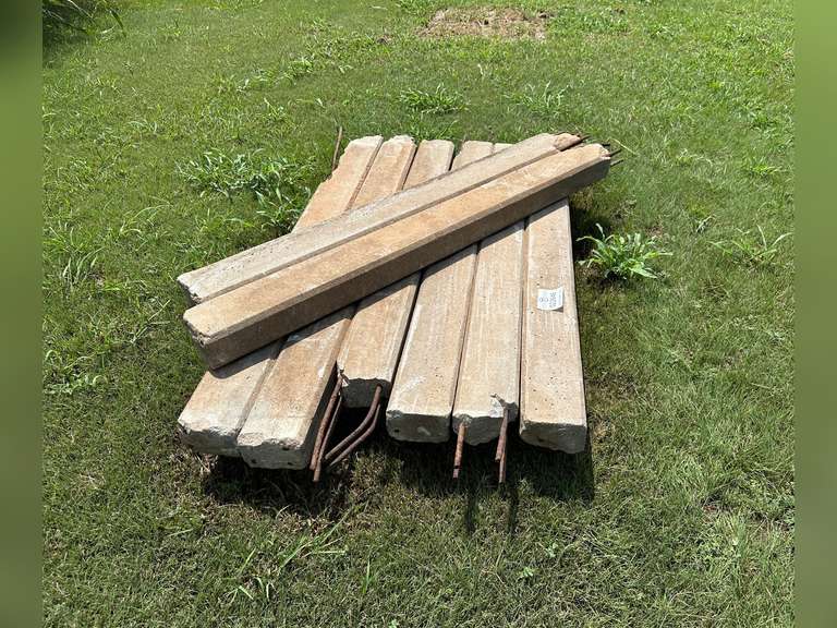 (8) Concrete Posts