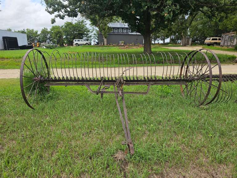 Metal Wheel Rake