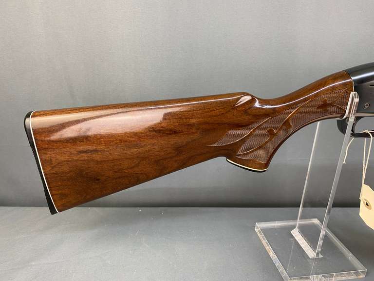 Remington 1100 12ga Semi-Auto Shotgun w/Extra Barrel, Soft Case & Box #N824217V