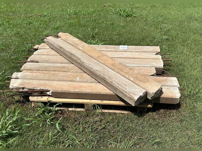 (8) Concrete Posts