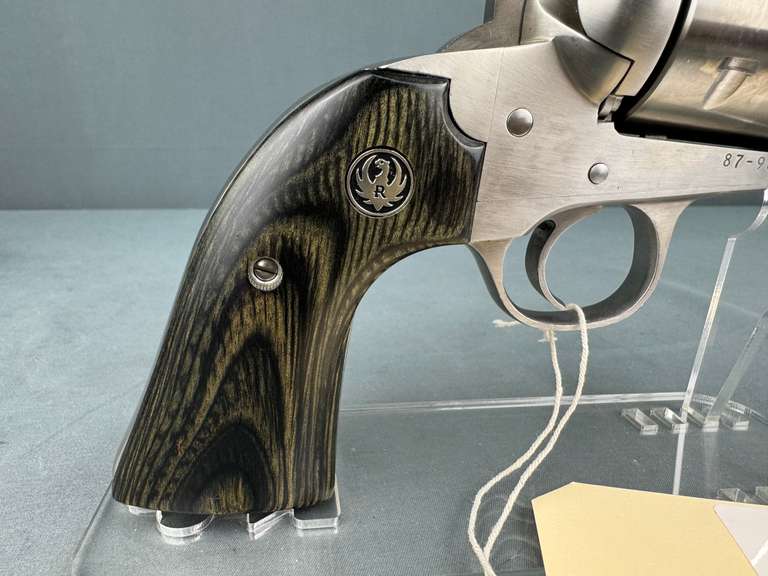 Ruger 818 New Model Super Blackhawk 44Mag Revolver w/hard case #87-98782