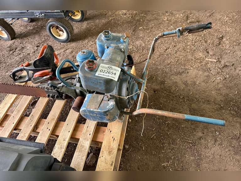 Titan Chain Saw & Electric Chain Saw