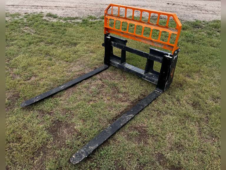 5' LandHonor Adjustable Skid Steer Fork Attachment