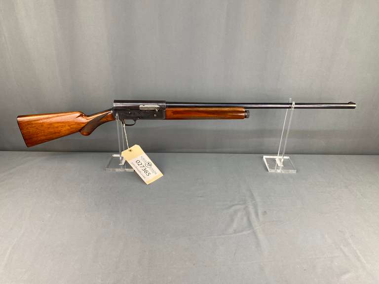 Browning Light Twelve 12ga Semi-Auto Shotgun w/soft case #9G62410