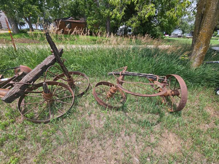(4) Antique Metal Wheels