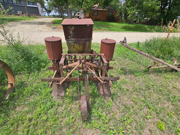 2-Row Planter