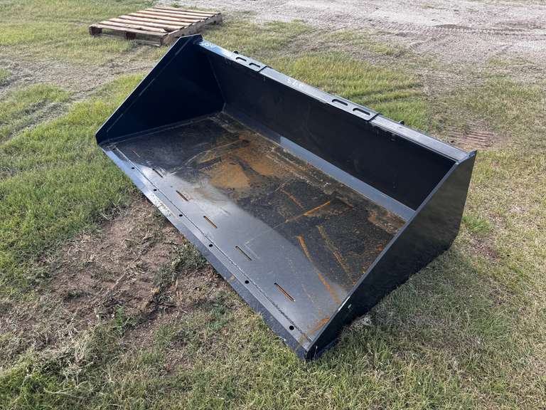 2025 Wolverine 74" Smooth Bucket