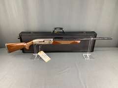 Browning Maxus 12ga Semi-Auto Shotgun w/hard case #2012DU1733