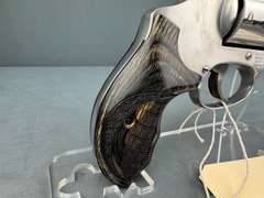 Smith & Wesson 60-15 357Mag Revolver w/hard case #CNV1078