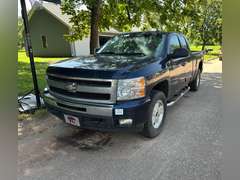 2009 Chevy Silverado Z71 4x4 Pickup Truck