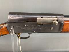 Browning Light Twelve 12ga Semi-Auto Shotgun w/soft case #9G62410
