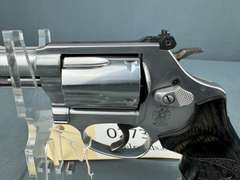Smith & Wesson 60-15 357Mag Revolver w/hard case #CNV1078