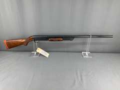 Ithaca 37 Featherlight Ducks Unlimited 12ga Pump Shotgun w/hard case #40DU0635
