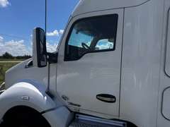 2018 Kenworth T680 Semi Truck