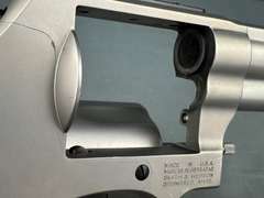 Smith & Wesson 69 44Mag Revolver w/hard case #DMZ6045