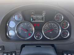 2018 Kenworth T680 Semi Truck