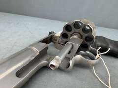 Smith & Wesson 929 Performance Center 9mm Revolver w/hard case #CZR7757