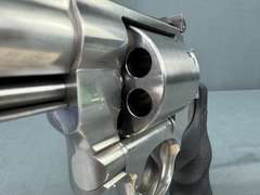 Smith & Wesson 610-2 Classic 10mm Revolver w/hard case #CEK0510