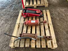 (2) Hydraulic Cylinders & Floor Jack