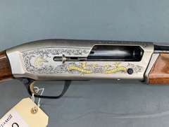 Browning Maxus 12ga Semi-Auto Shotgun w/hard case #2012DU1733