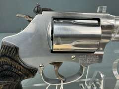 Smith & Wesson 60-15 357Mag Revolver w/hard case #CNV1078