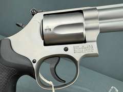 Smith & Wesson 69 44Mag Revolver w/hard case #DMZ6045