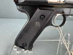 Ruger MK II 22LR Semi-Auto Pistol w/hard case #221-85031