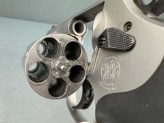 Smith & Wesson 69 44Mag Revolver w/hard case #DMZ6045