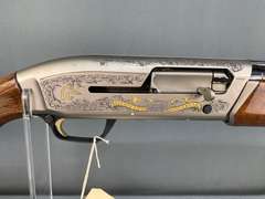 Browning Maxus 12ga Semi-Auto Shotgun w/hard case #2012DU1733