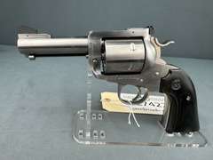 Ruger 818 New Model Super Blackhawk 44Mag Revolver w/hard case #87-98782