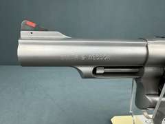 Smith & Wesson 69 44Mag Revolver w/hard case #DMZ6045