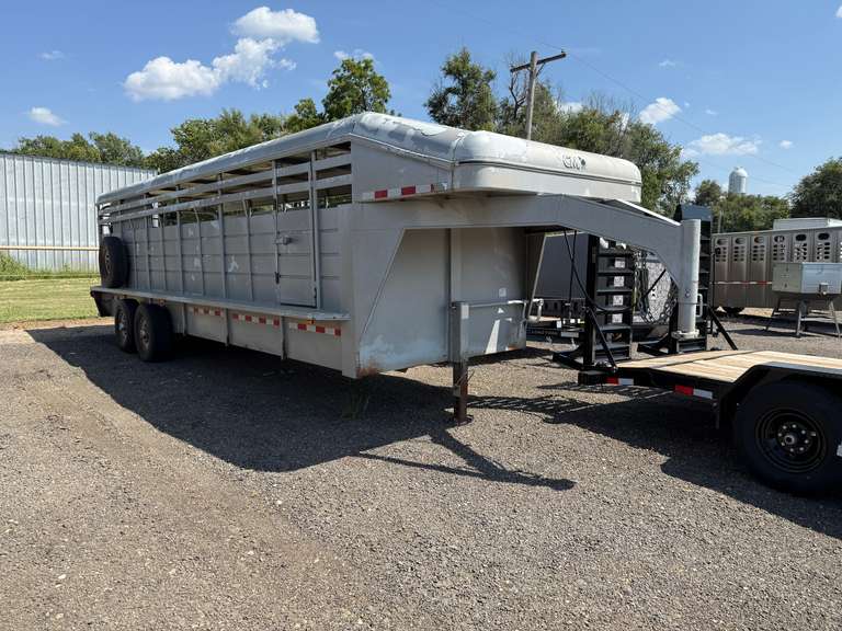 2013 CM Stock Trailer