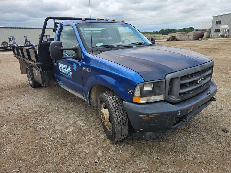 2002 Ford F-350 Super Duty Utility Truck