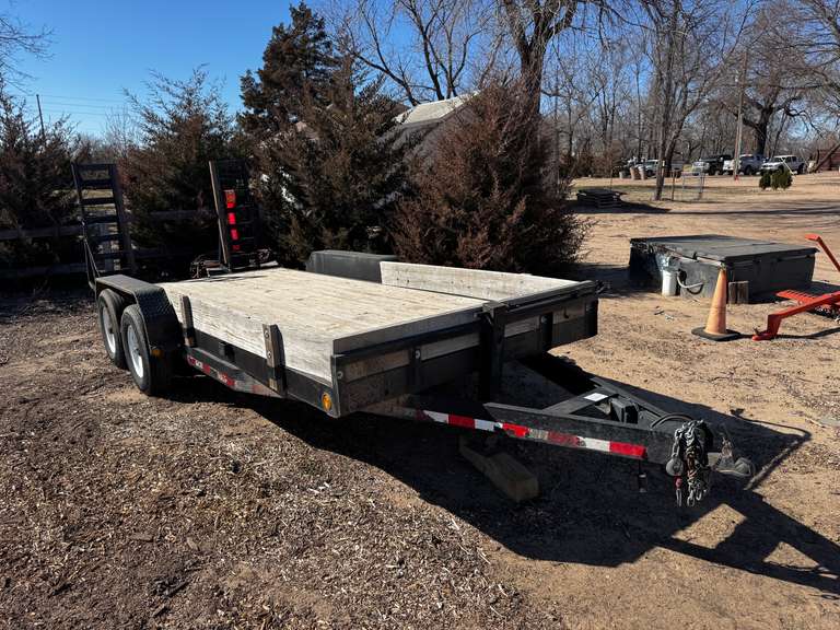 2009 PJ 18' Equipment Trailer