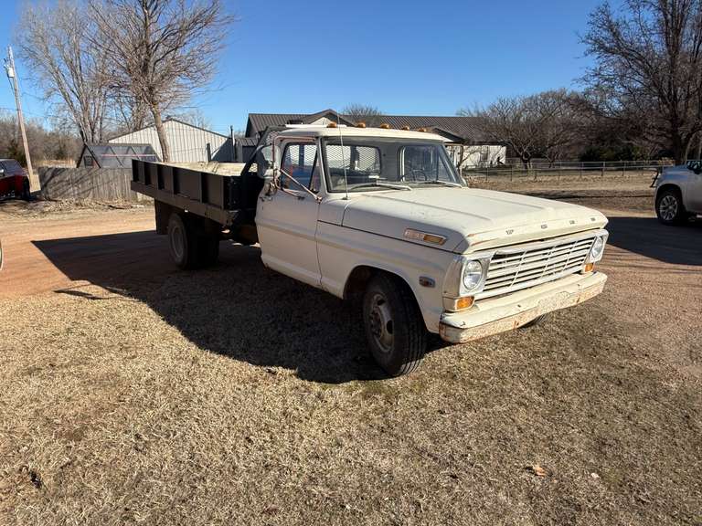 1969 Ford F-350 Dump Truck