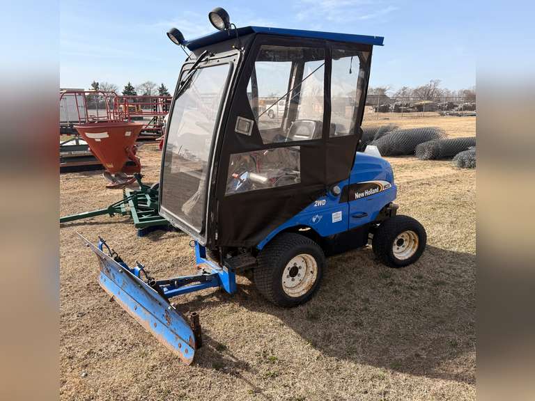 New Holland MC28 Commercial-Grade Front-Mount Riding Lawn Tractor