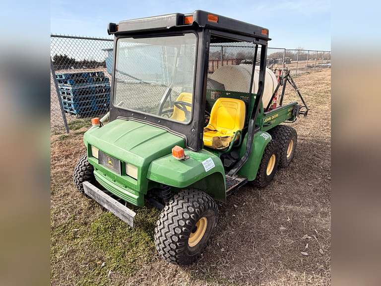 John Deere Gator 6x4 w/Sprayer