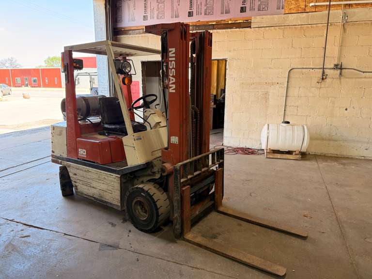Nissan 50 Forklift