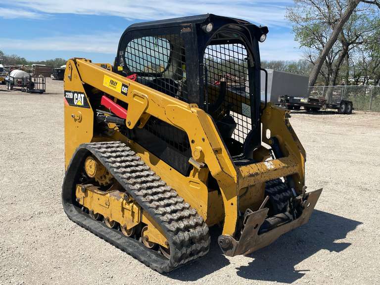 2016 Caterpillar 239D Skid Steer