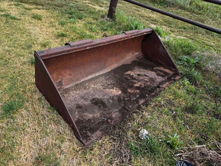 6' Smooth Bucket Skid Steer Attachment