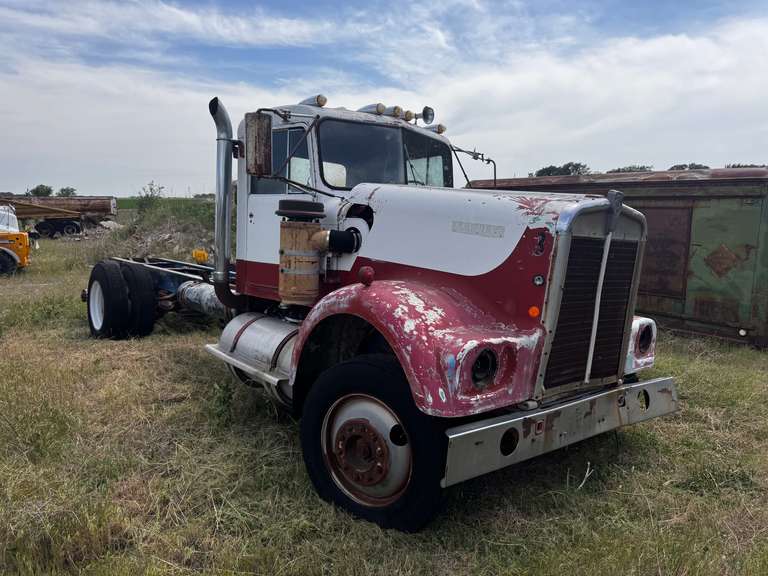 Kenworth Semi Truck