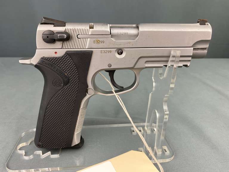 Smith & Wesson 4006TSW Tactical 40S&W Semi-Auto Pistol #CHP3299