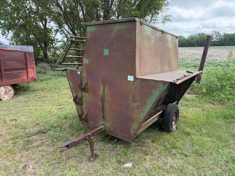 8' Feeder Trailer