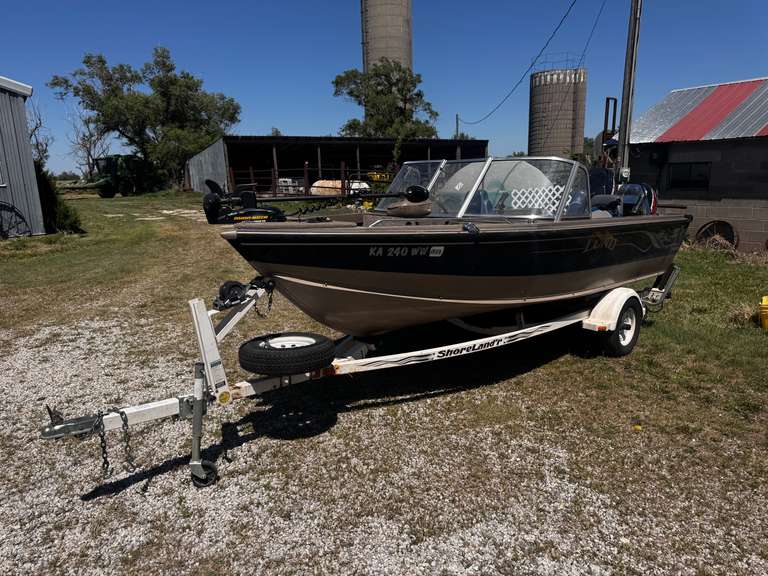 Lund Pro Sport 1600 Boat